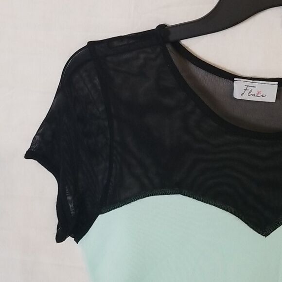 Flair Mint Ruffle Bottom Sleeveless Blouse - Picture 4 of 9
